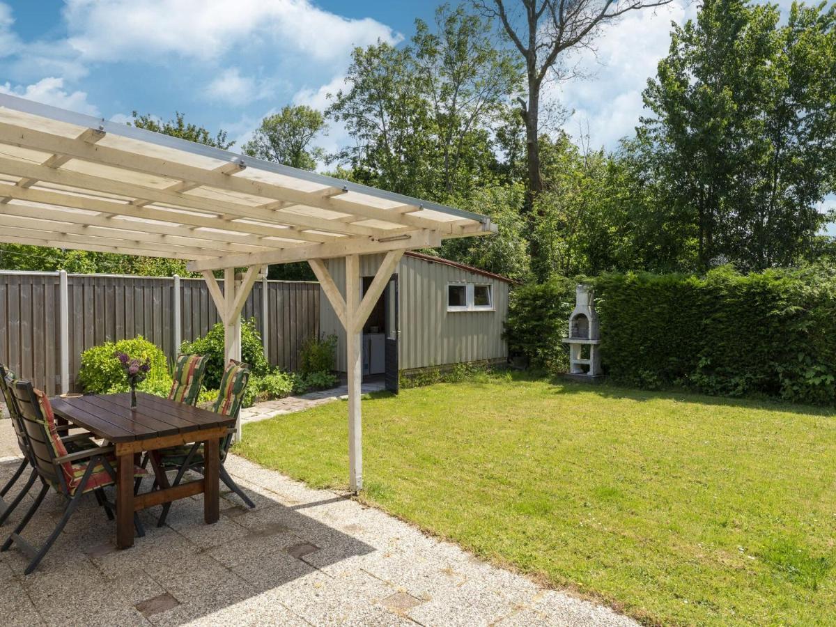 Beautiful With Private Garden Vakantiehuis Baarland