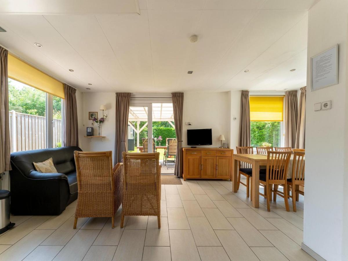 Beautiful With Private Garden Vakantiehuis